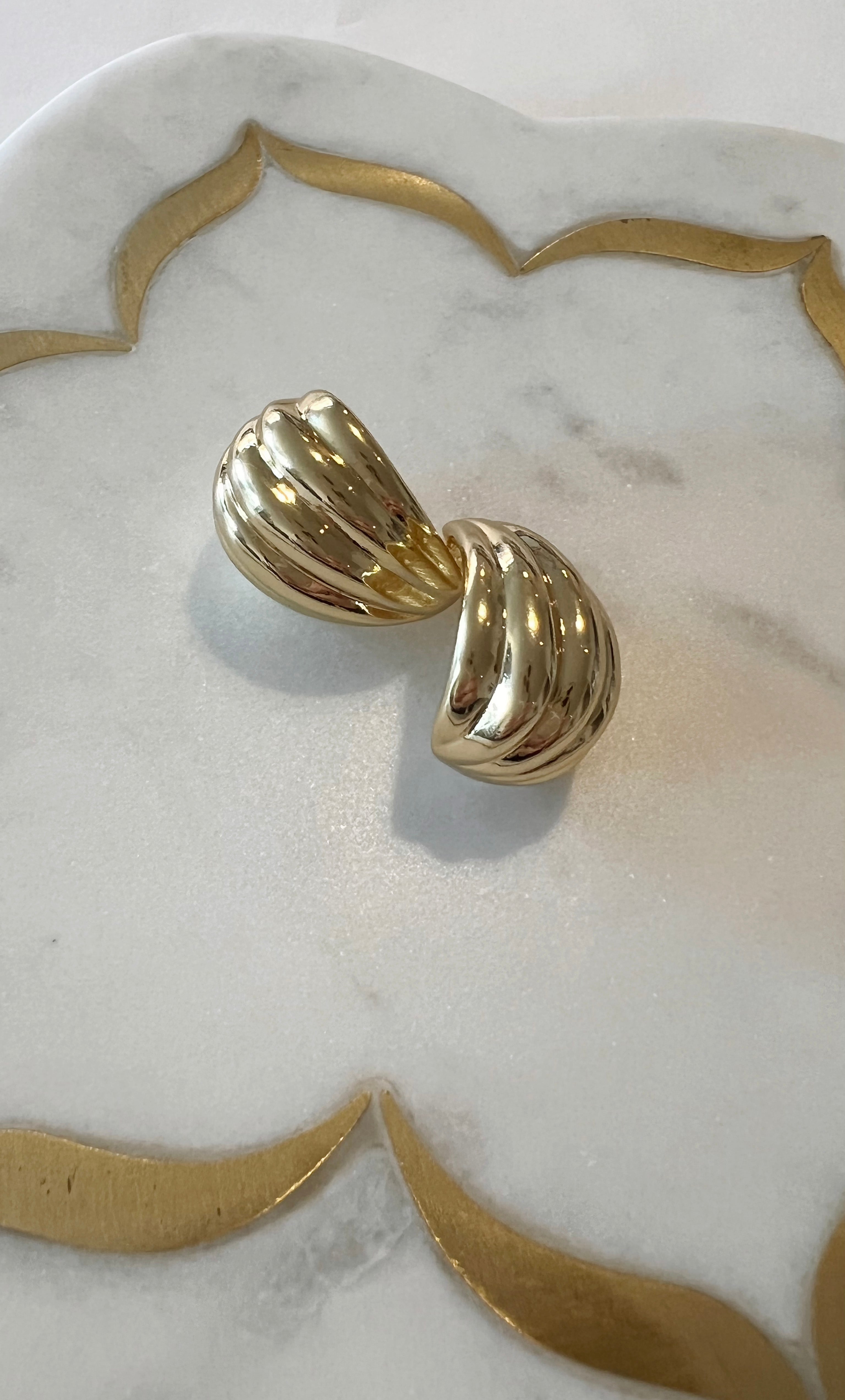 The Tunik Bold Organic Shell Earrings - GOLD